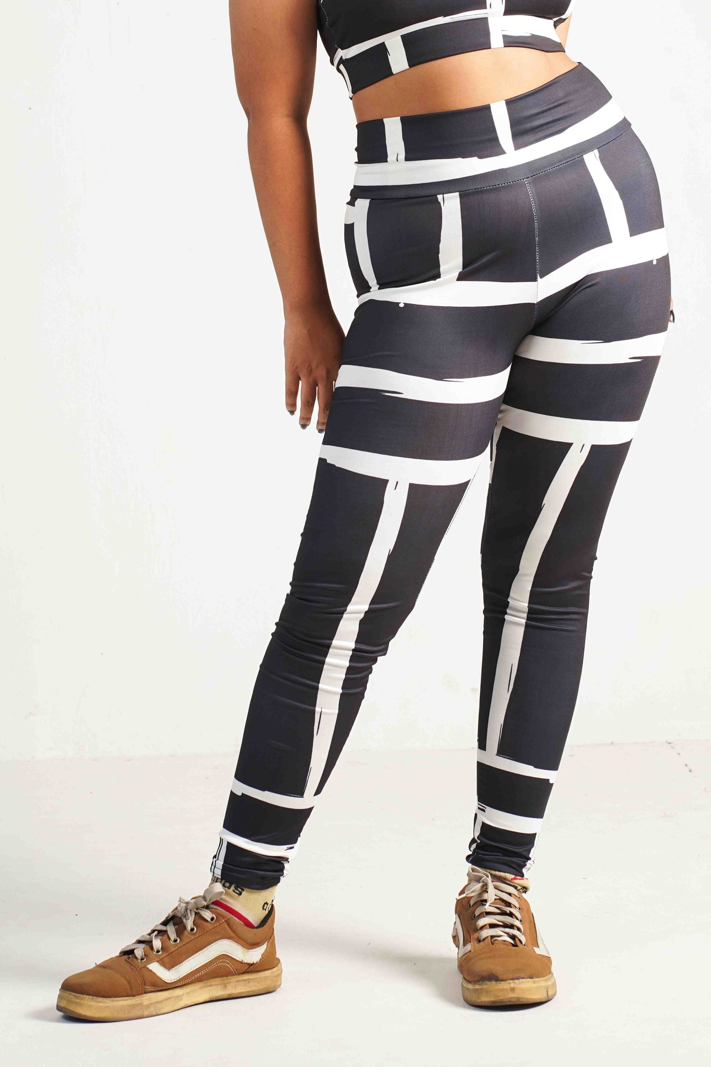 Shadow Drift Printed Workout Leggings – High-Waisted, Stretchable & Stylish