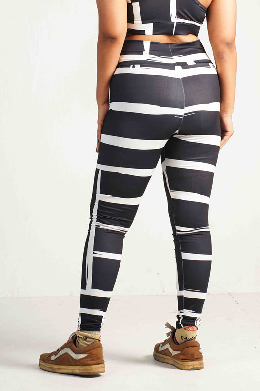 Shadow Drift Printed Workout Leggings – High-Waisted, Stretchable & Stylish