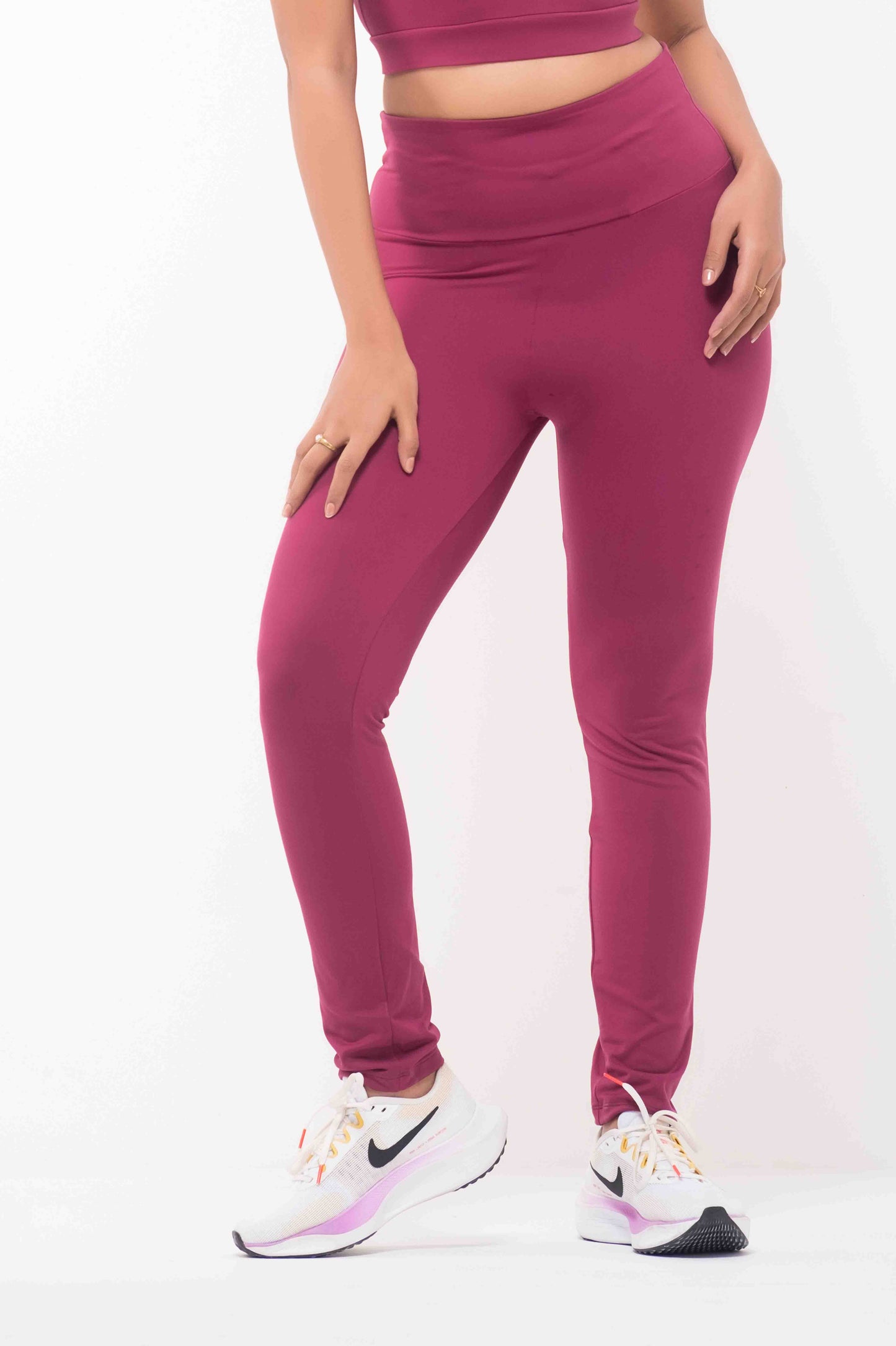 BoldMaroon Workout Leggings – High-Waisted, Stretchable & Stylish Gym Wear