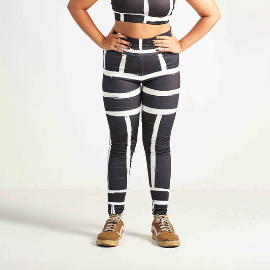 Shadow Drift Printed Workout Leggings – High-Waisted, Stretchable & Stylish