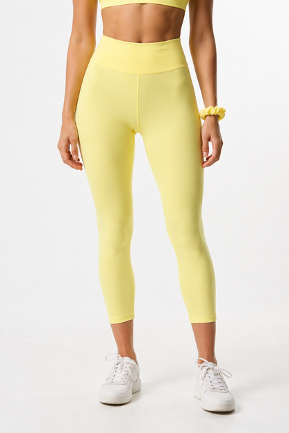 Lemon Glow Activewear Set – Sports Bra & High-Waisted Leggings BSET-201