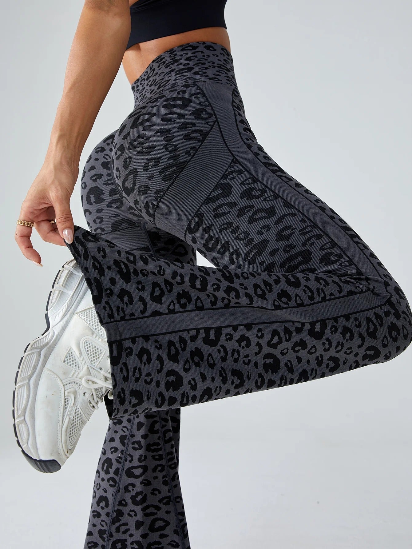 Retro Leopard Seamless High-Waist Flare Yoga Pants CL01